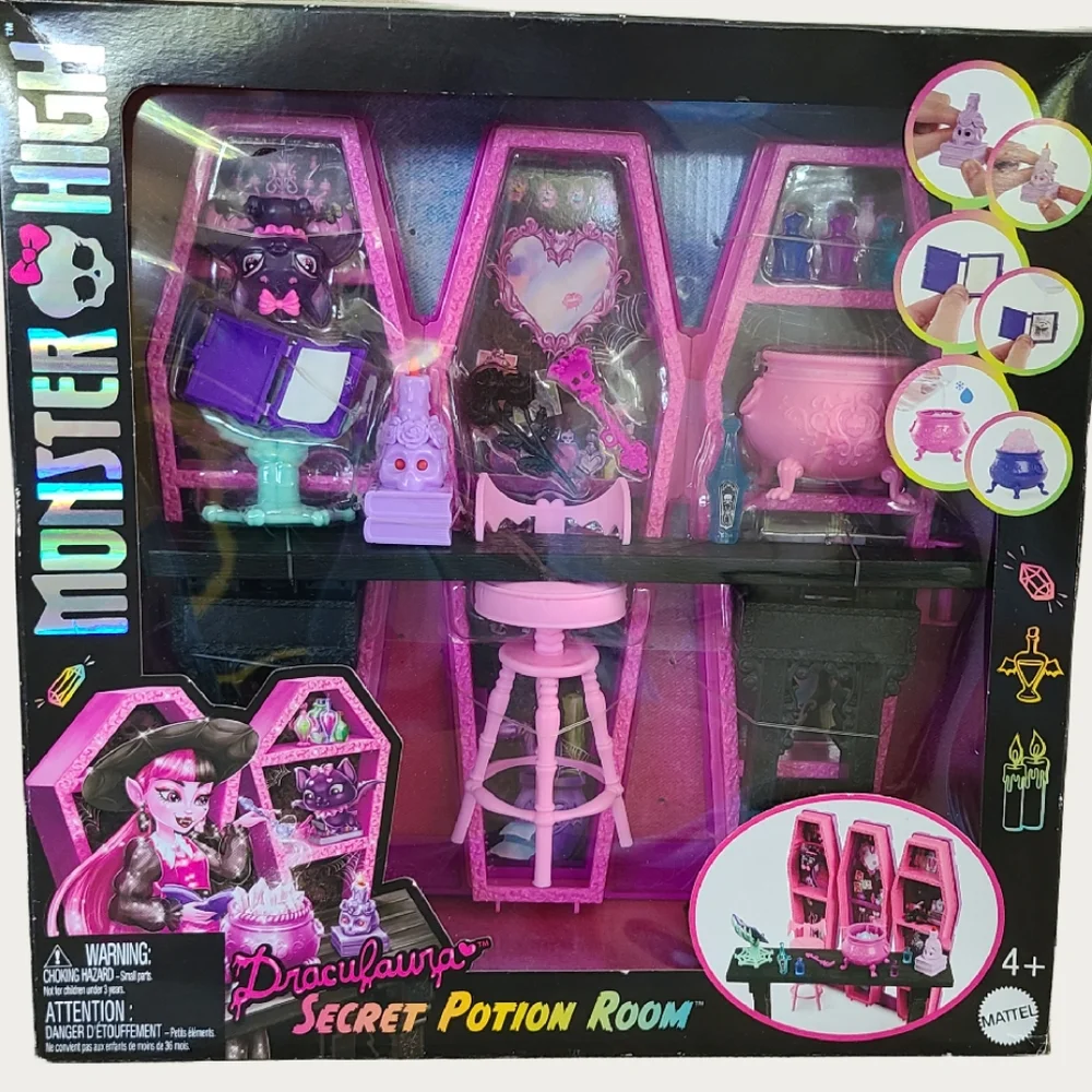 Monster High Draculaura Secret Potion Room Doll Playset with 12+ Accessories